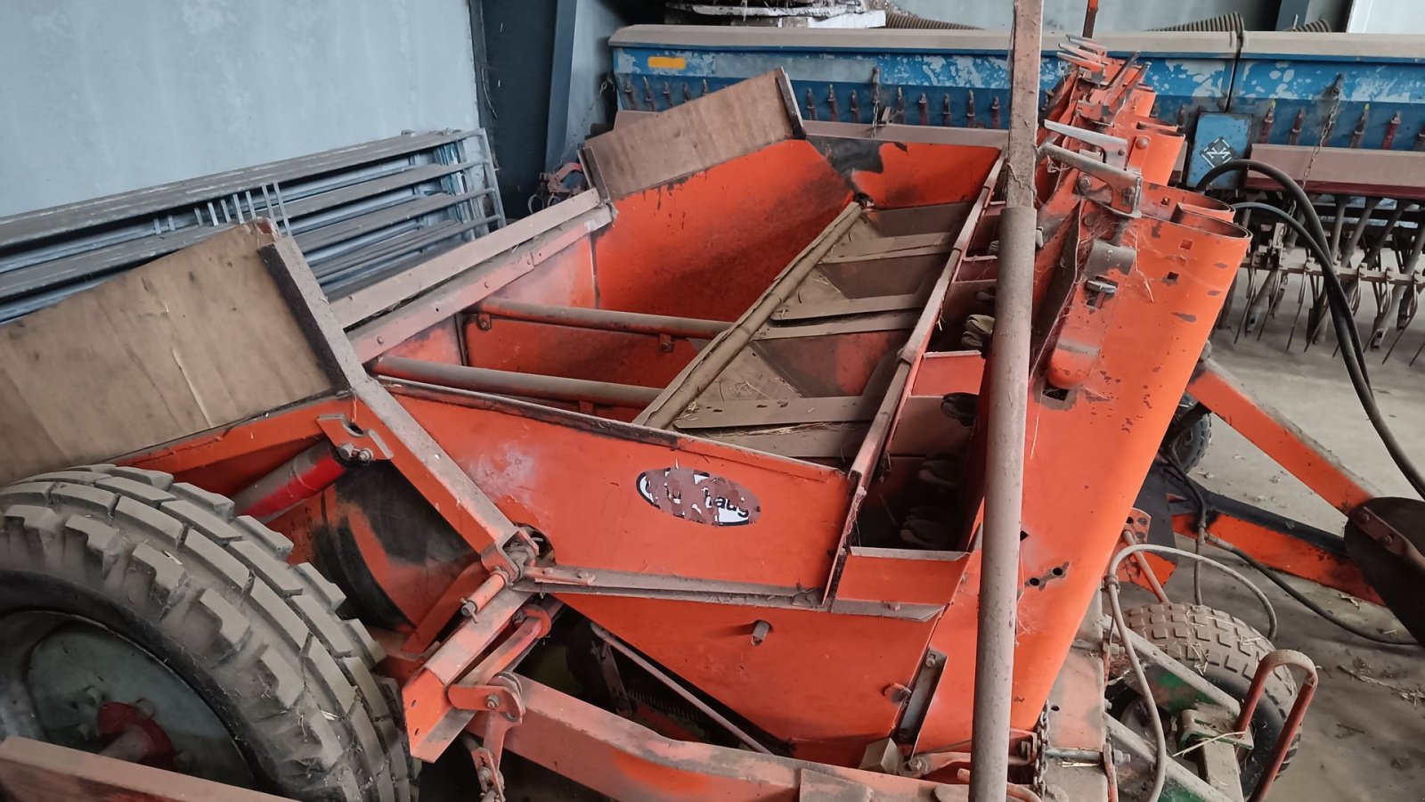 Kartoffellegemaschine Türe ait Sonstige 4 rækket med Viby bejdsetank & sporløsner, Gebrauchtmaschine içinde Egtved (resim 2)