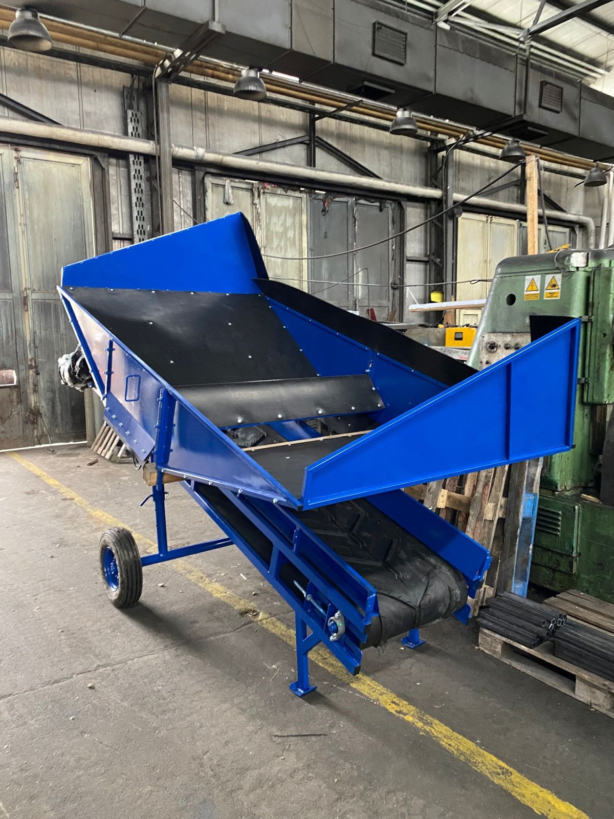 Kartoffelpflegetechnik of the type Rolmet Vorratsbunker / Receiving hopper, Neumaschine in Michałowo (Picture 7)