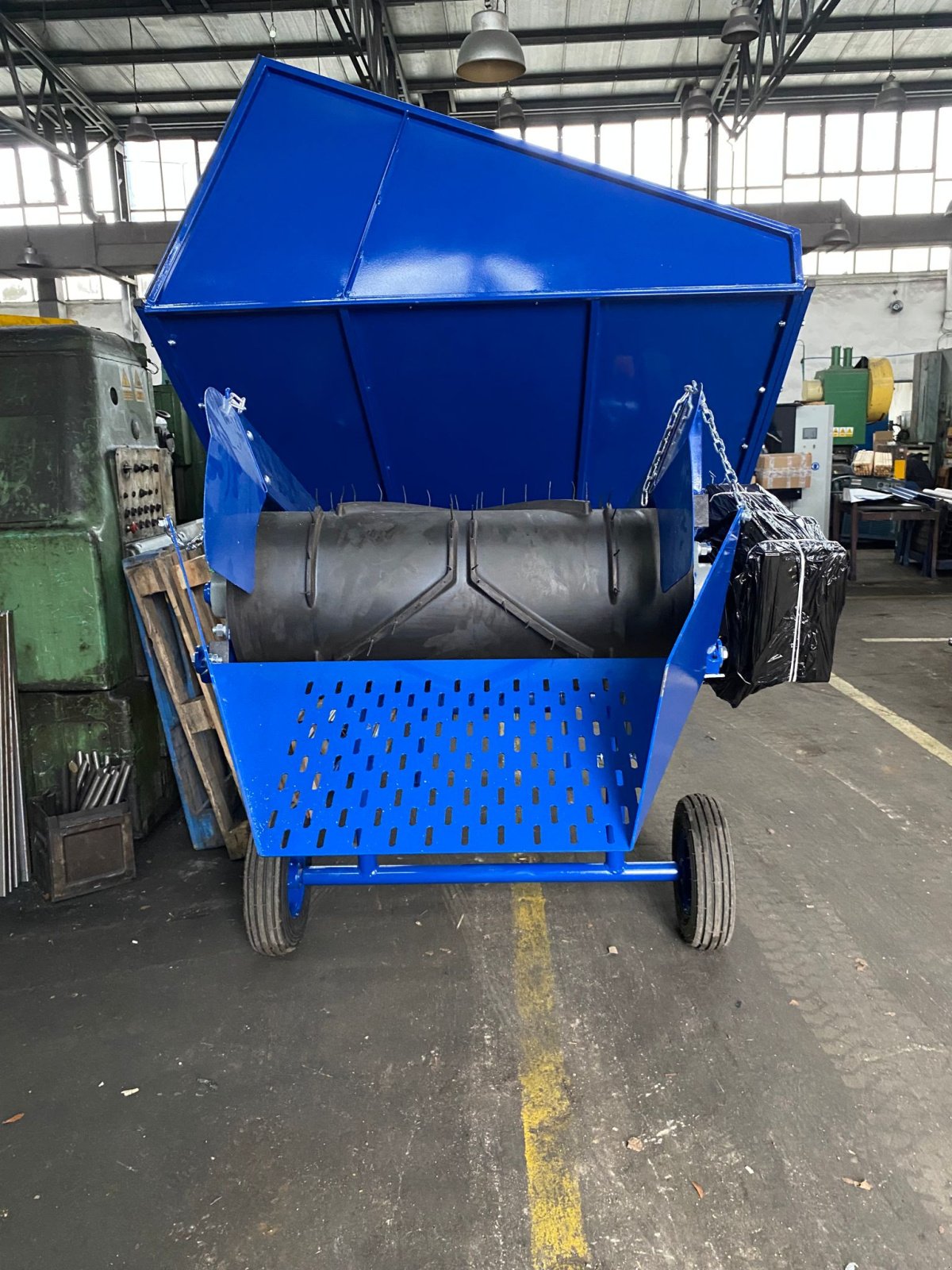 Kartoffelpflegetechnik of the type Rolmet Vorratsbunker / Receiving hopper, Neumaschine in Michałowo (Picture 16)