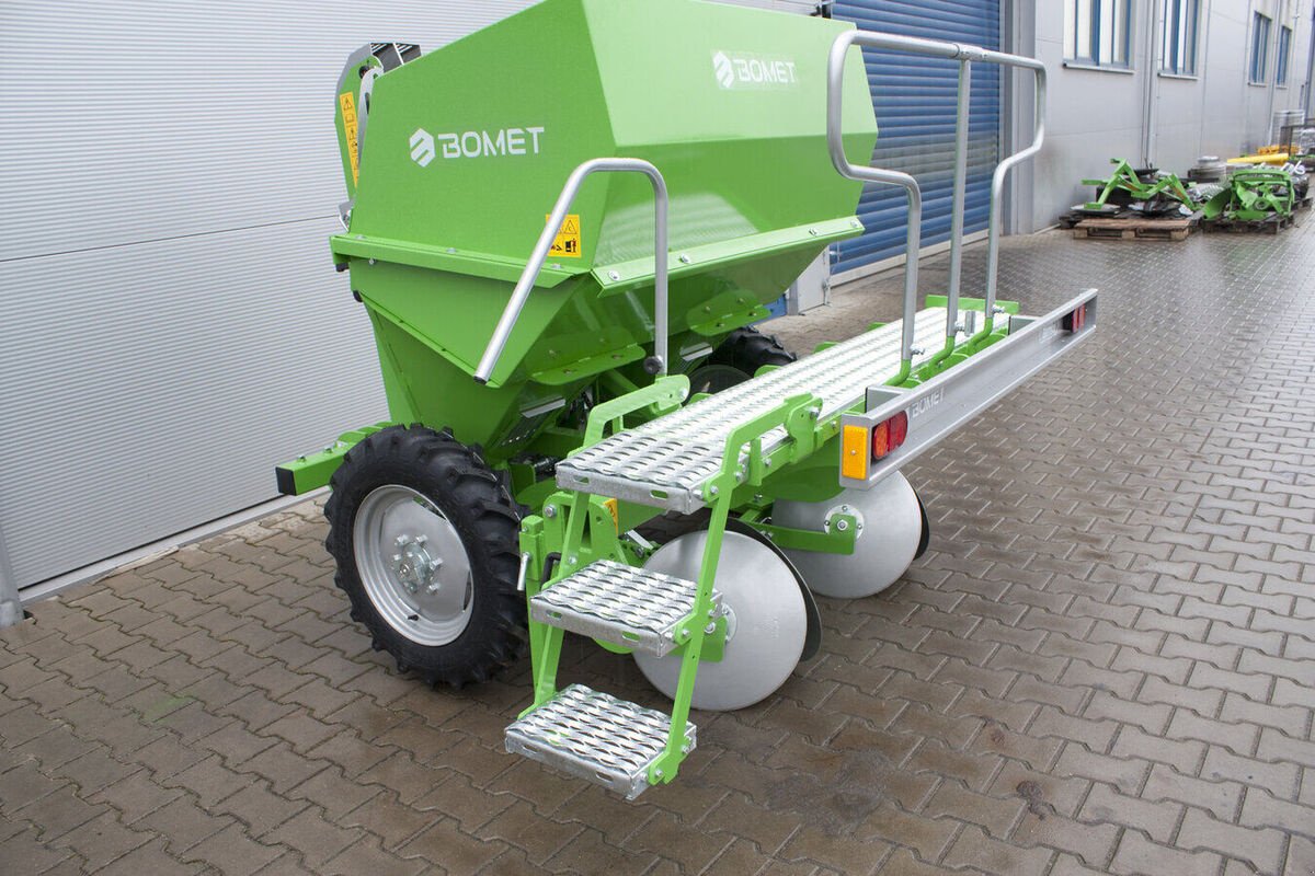 Kartoffelroder des Typs BOMET Kartoffelpflanzmaschine / potato planter, Neumaschine in Michałowo (Bild 6)