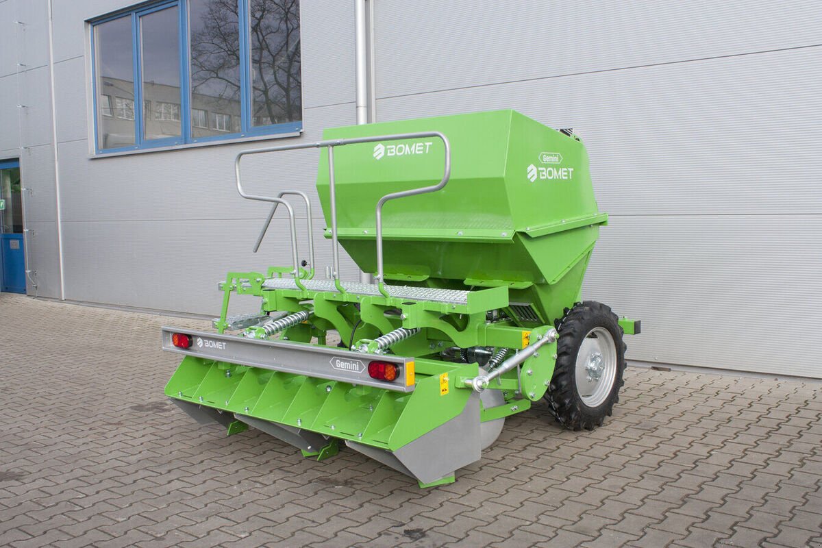 Kartoffelroder des Typs BOMET Kartoffelpflanzmaschine / potato planter, Neumaschine in Michałowo (Bild 3)