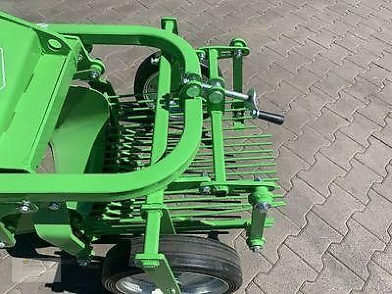 Kartoffelroder typu BOMET Kartoffelroder Bomet Z655/1 Kartoffel Roder Heckauswurf NEU, Neumaschine v Sülzetal OT Osterweddingen (Obrázek 3)
