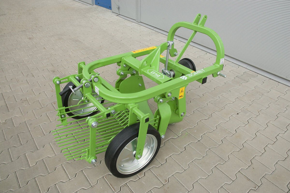 Kartoffelroder des Typs BOMET Schwingsiebroder / potato digger, Neumaschine in Michałowo (Bild 2)