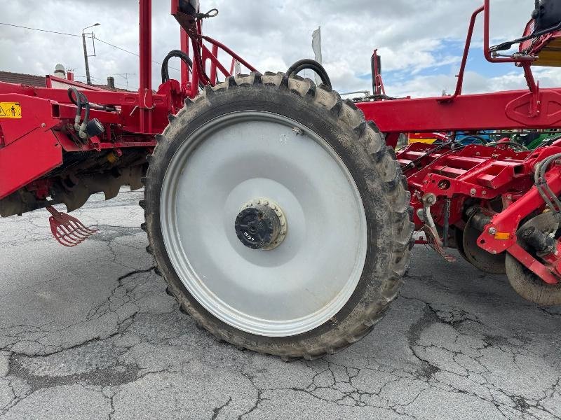 Kartoffelroder des Typs Grimme VARITRON 470, Gebrauchtmaschine in ESCAUDOEUVRES (Bild 11)