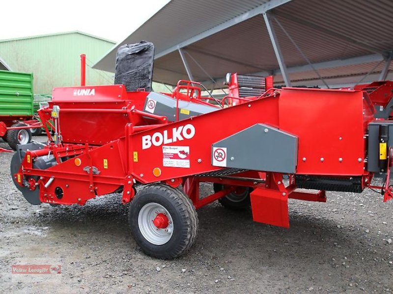 Kartoffelroder des Typs Unia Bolko Bunkerroder einreihig 1,9 m³, Neumaschine in Ostheim/Rhön (Bild 1)