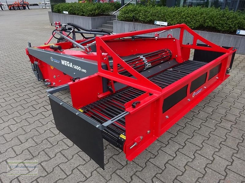 Kartoffelroder des Typs Unia Siebkettenroder Wega 1400, 2 Reihen, inkl. Querband hinten für seitliche Ablage, hydraulischer Antrieb mit Auswurf rechts/links NEU, Neumaschine in Itterbeck (Bild 2)