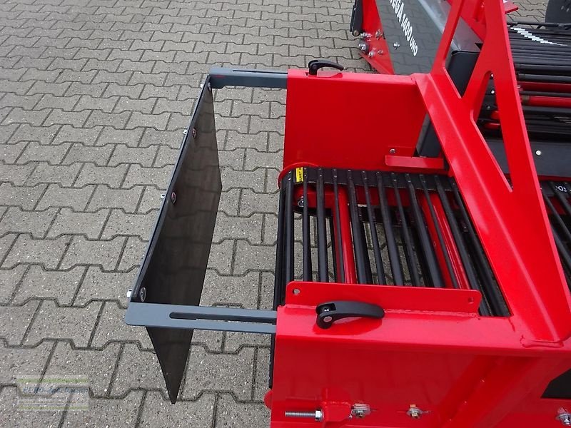 Kartoffelroder des Typs Unia Siebkettenroder Wega 1400, 2 Reihen, inkl. Querband hinten für seitliche Ablage, hydraulischer Antrieb mit Auswurf rechts/links NEU, Neumaschine in Itterbeck (Bild 4)