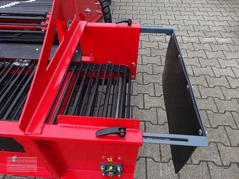 Kartoffelroder des Typs Unia Siebkettenroder Wega 1400, 2 Reihen, inkl. Querband hinten für seitliche Ablage, hydraulischer Antrieb mit Auswurf rechts/links NEU, Neumaschine in Itterbeck (Bild 5)