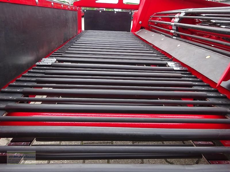 Kartoffelroder des Typs Unia Siebkettenroder Wega 1400, 2 Reihen, inkl. Querband hinten für seitliche Ablage, hydraulischer Antrieb mit Auswurf rechts/links NEU, Neumaschine in Itterbeck (Bild 15)