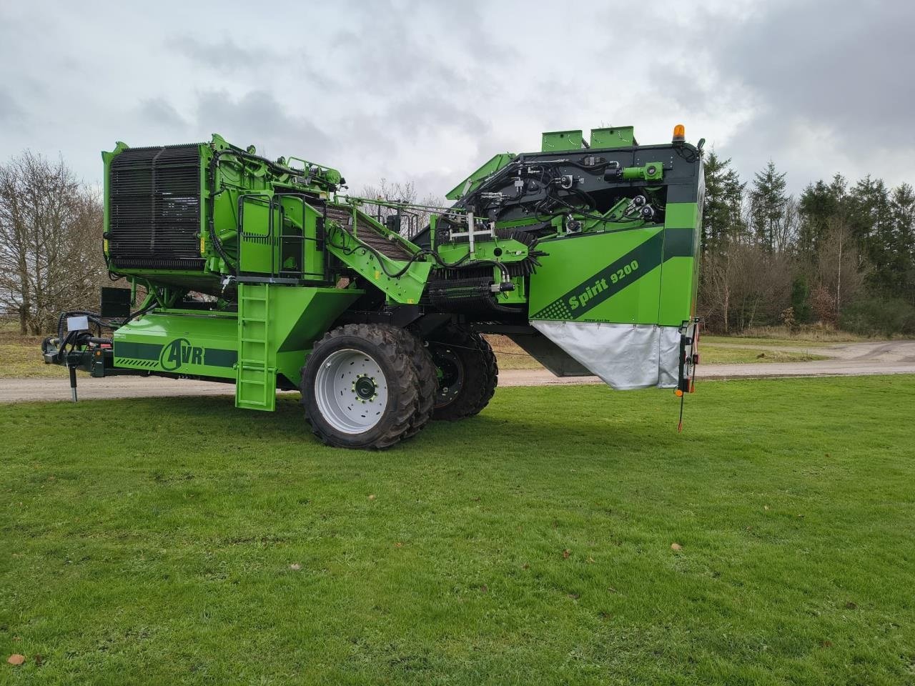 Kartoffelvollernter типа AVR Spirit 9200 Varioweb, Gebrauchtmaschine в Bording (Фотография 1)