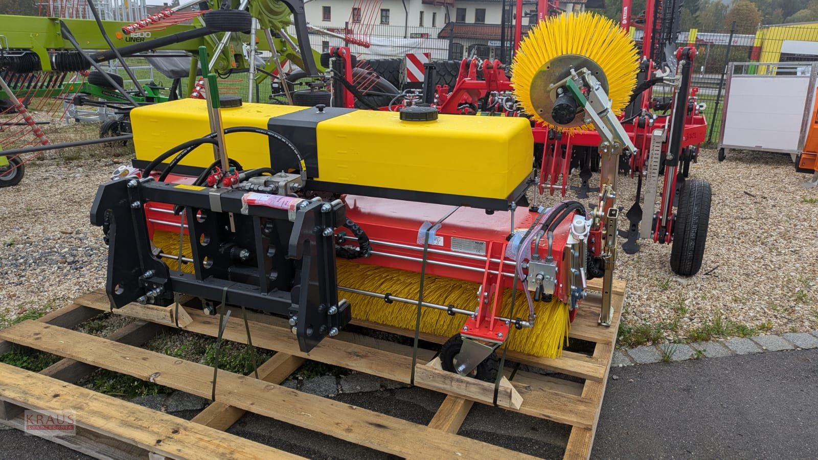 Kehrmaschine des Typs Adler Arbeitsmaschinen K 600 2,4m, Neumaschine in Geiersthal (Bild 3)