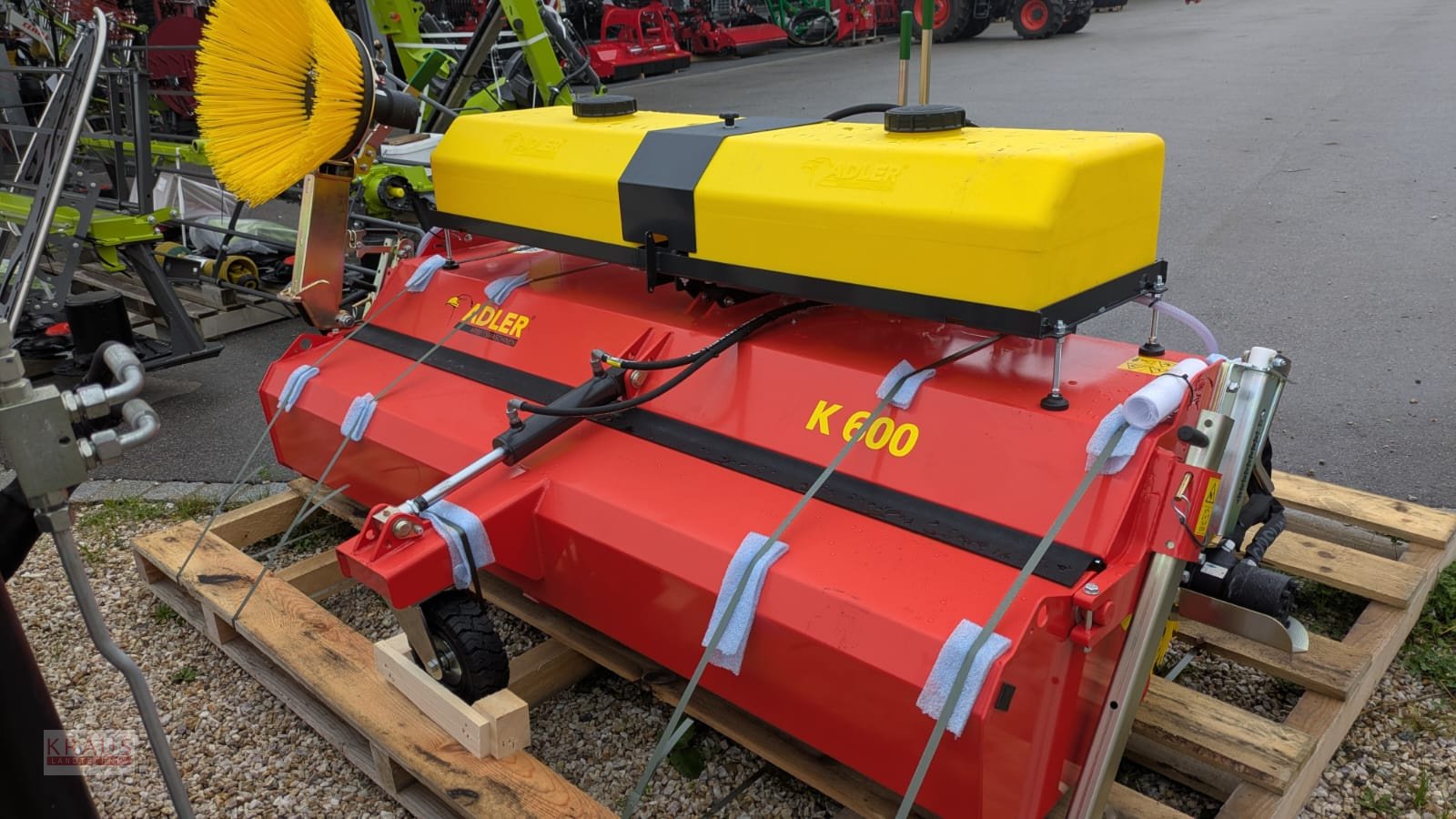 Kehrmaschine des Typs Adler Arbeitsmaschinen K 600 2,4m, Neumaschine in Geiersthal (Bild 1)