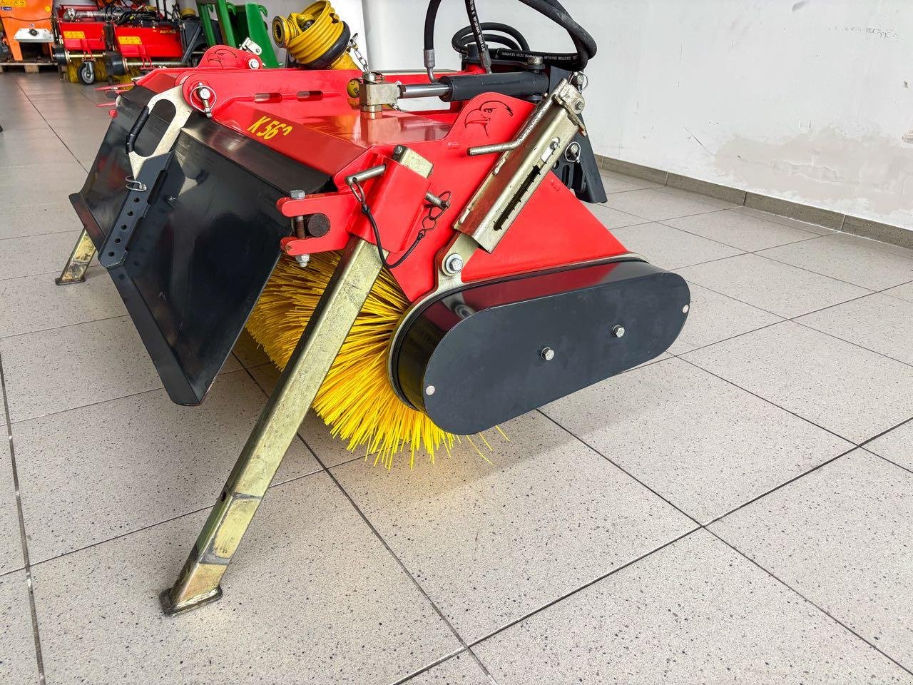 Kehrmaschine des Typs Adler Arbeitsmaschinen K560 / 135, Gebrauchtmaschine in Beckum (Bild 4)