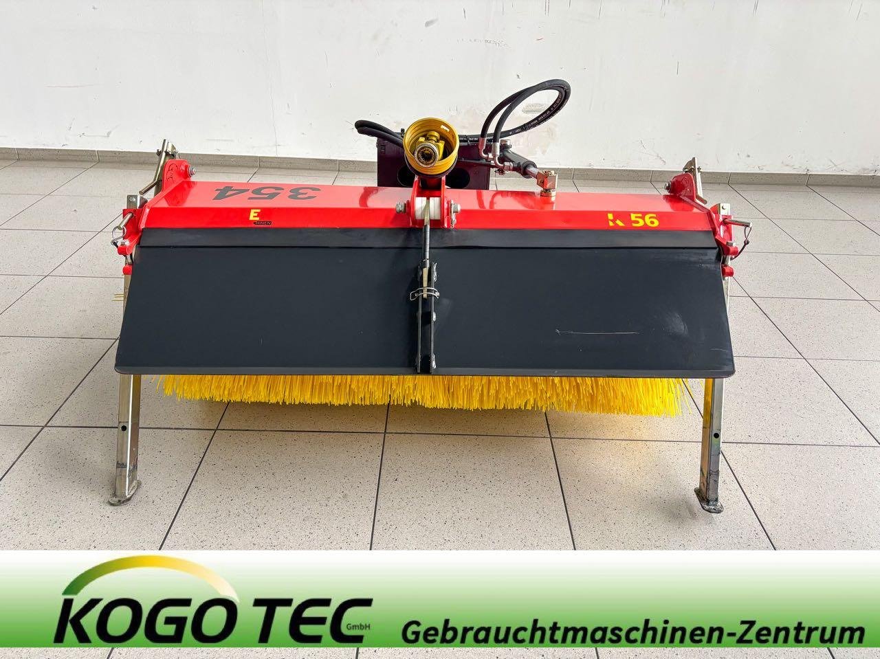 Kehrmaschine des Typs Adler Arbeitsmaschinen K560 / 135, Gebrauchtmaschine in Beckum (Bild 1)