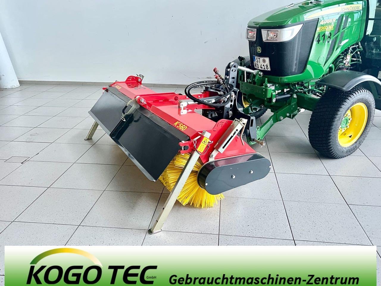 Kehrmaschine des Typs Adler Arbeitsmaschinen K560, Gebrauchtmaschine in Beckum (Bild 1)