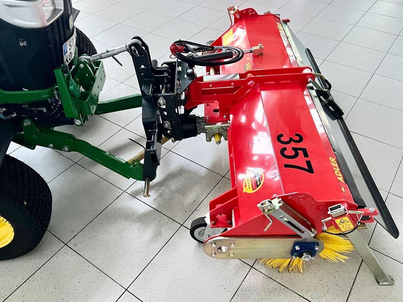 Kehrmaschine des Typs Adler Arbeitsmaschinen K560, Gebrauchtmaschine in Beckum (Bild 2)