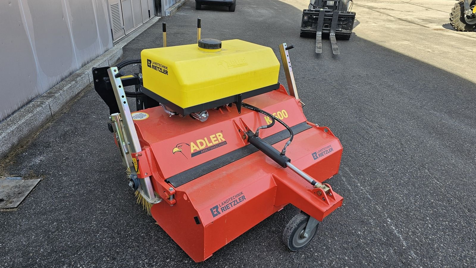 Kehrmaschine des Typs Adler Arbeitsmaschinen K600/135 Kehrmaschine Euro, Vorführmaschine in Ried im Oberinntal (Bild 6)