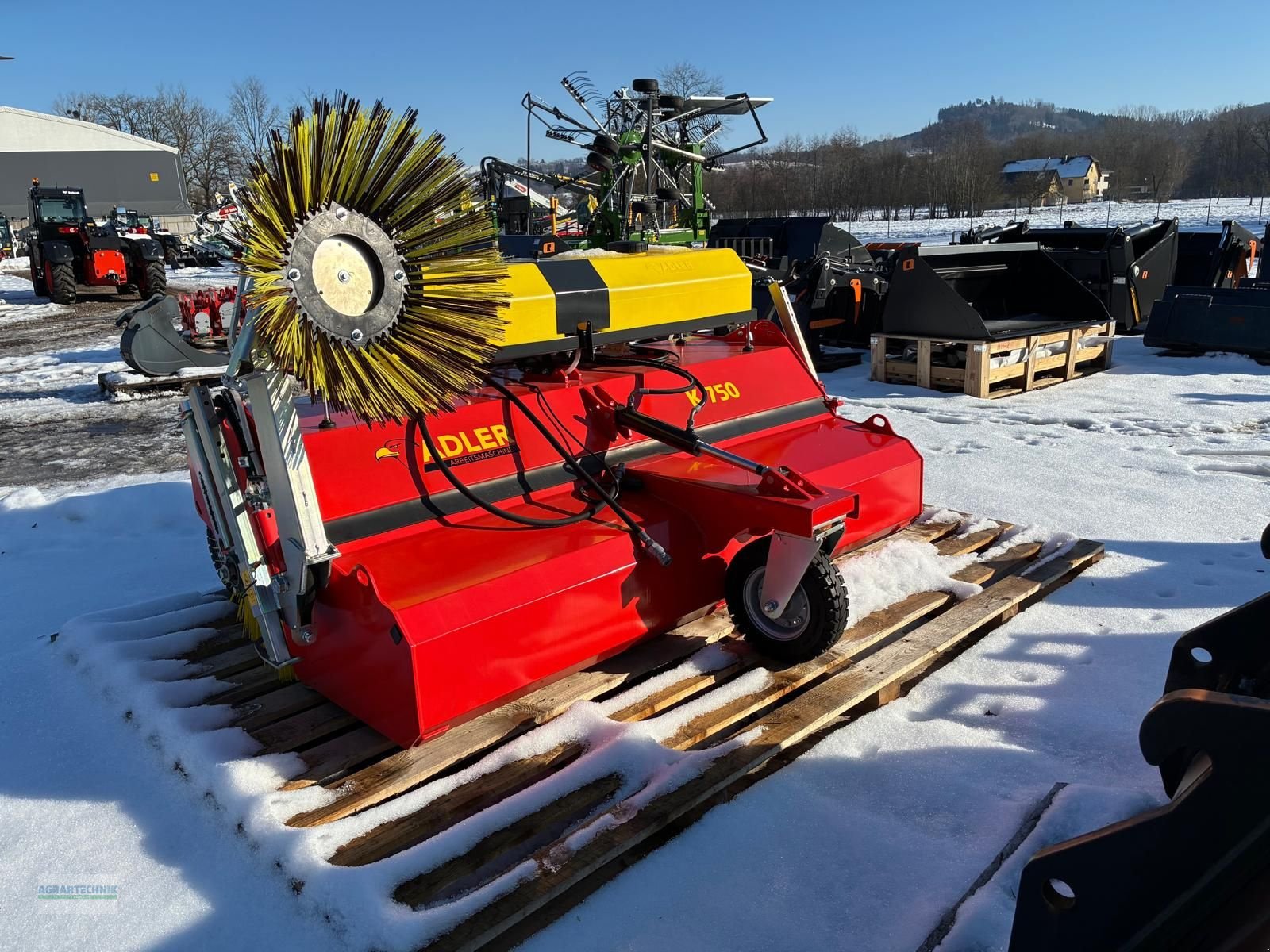 Kehrmaschine of the type Adler Arbeitsmaschinen K750-240, Gebrauchtmaschine in Pettenbach (Picture 1)
