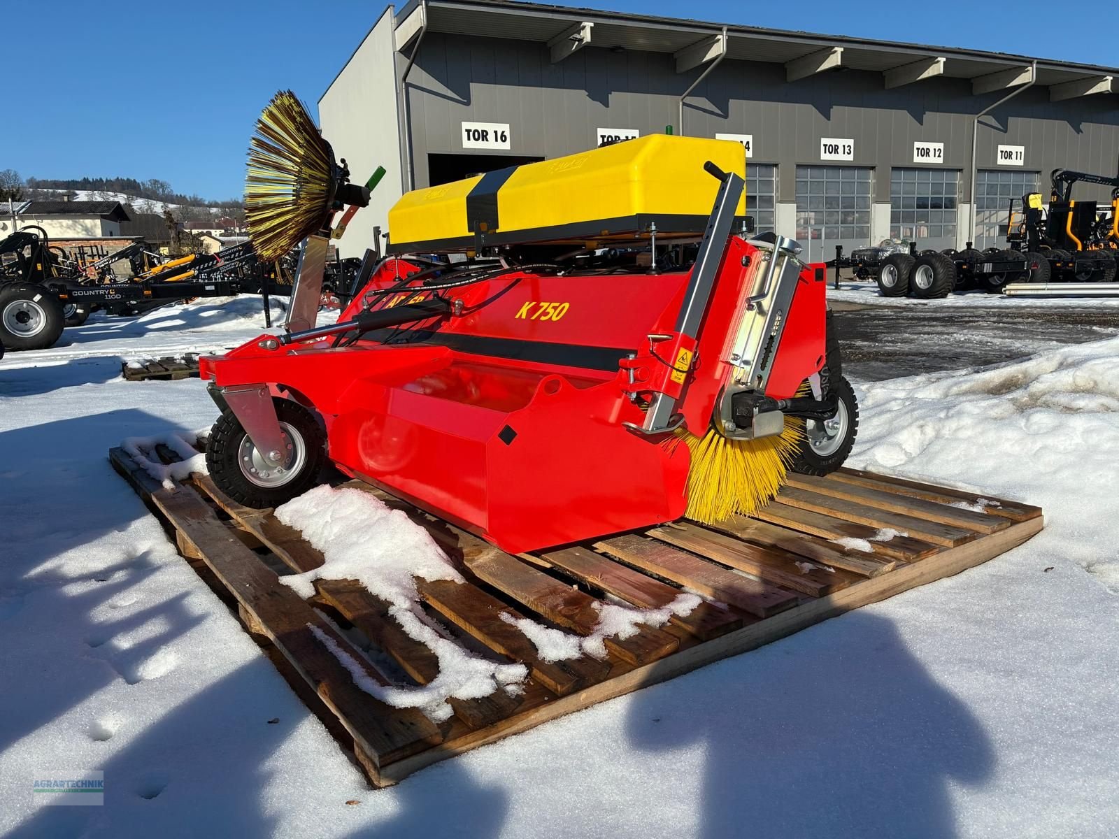 Kehrmaschine of the type Adler Arbeitsmaschinen K750-240, Gebrauchtmaschine in Pettenbach (Picture 2)