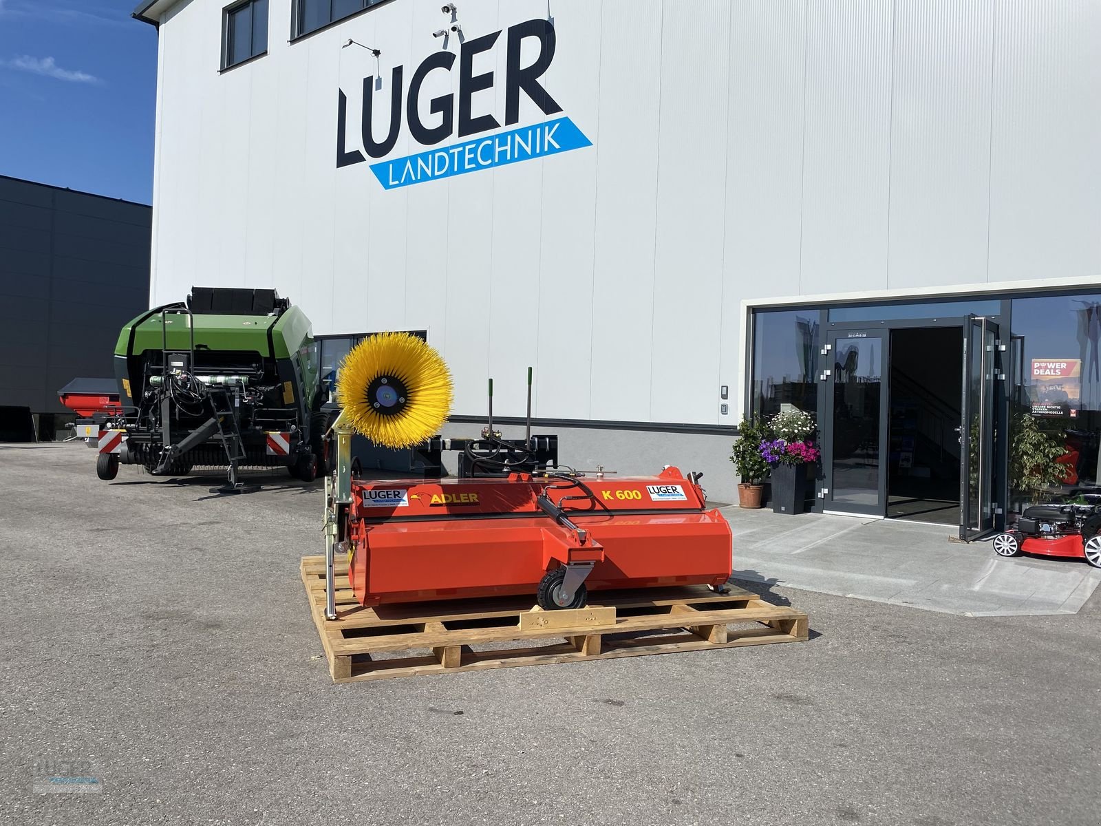 Kehrmaschine des Typs Adler Arbeitsmaschinen Kehrmaschine K600-210, Neumaschine in Niederkappel (Bild 1)