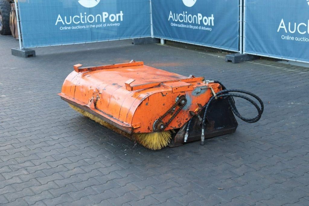 Kehrmaschine of the type Atec 05BBC1685, Gebrauchtmaschine in Antwerpen (Picture 4)