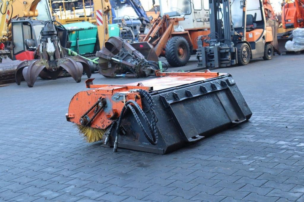 Kehrmaschine of the type Atec 05BBC1685, Gebrauchtmaschine in Antwerpen (Picture 7)