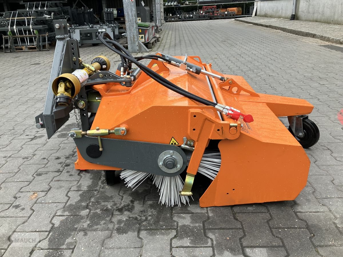 Kehrmaschine des Typs Bema 520 Kommunal Kehrmaschine, Neumaschine in Burgkirchen (Bild 2)