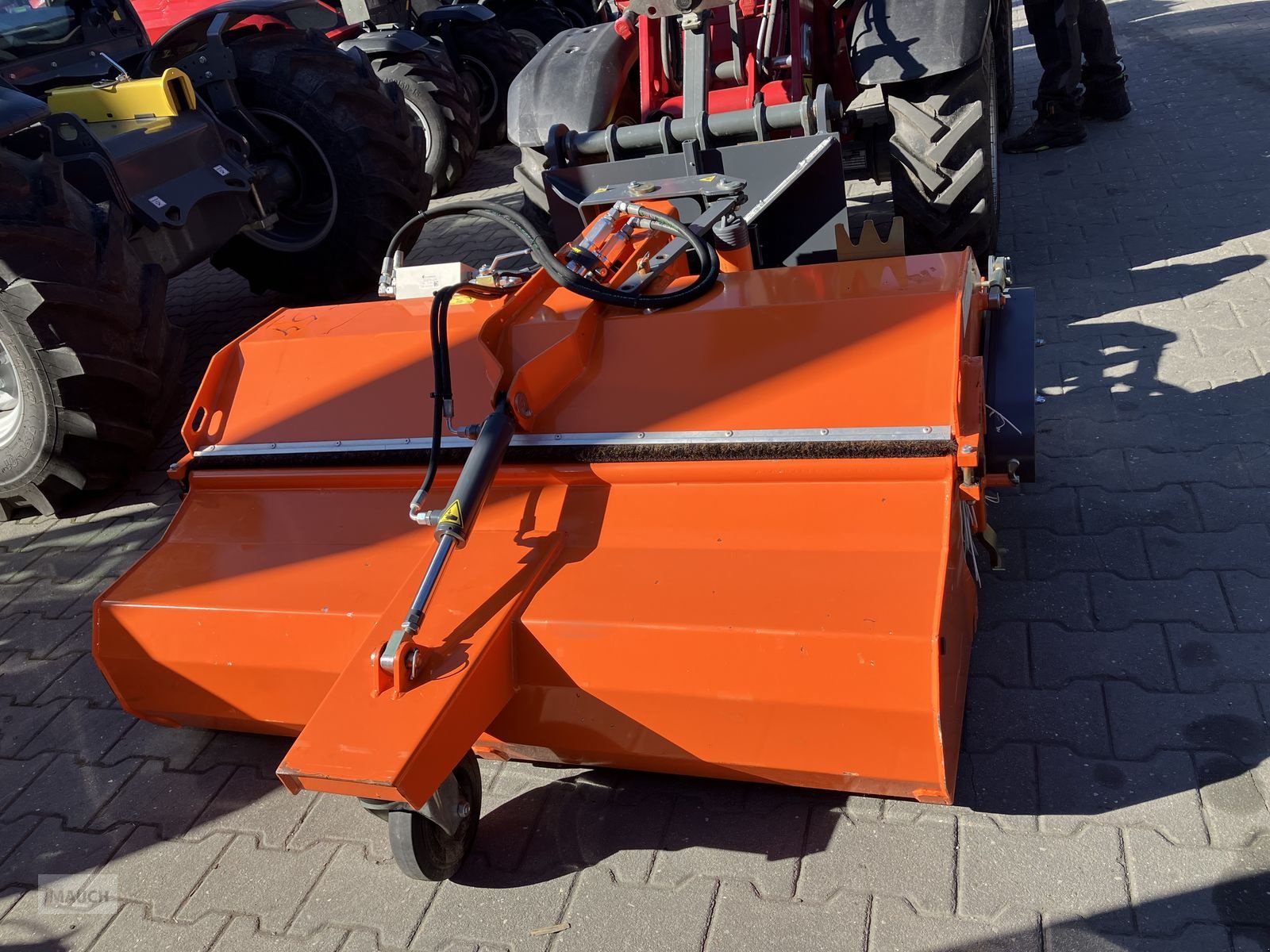 Kehrmaschine van het type Bema 580 Kommunalkehrmaschine Vorführer, Vorführmaschine in Burgkirchen (Foto 4)