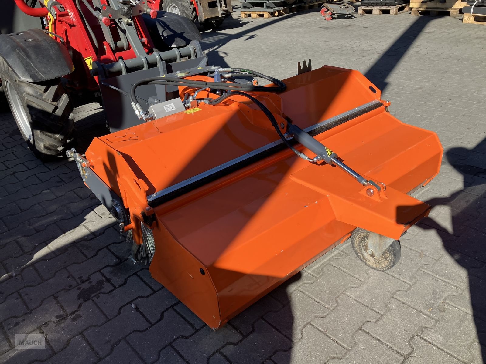 Kehrmaschine van het type Bema 580 Kommunalkehrmaschine Vorführer, Vorführmaschine in Burgkirchen (Foto 5)