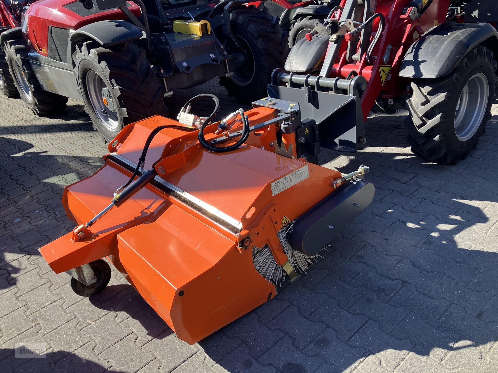 Kehrmaschine van het type Bema 580 Kommunalkehrmaschine Vorführer, Vorführmaschine in Burgkirchen (Foto 10)