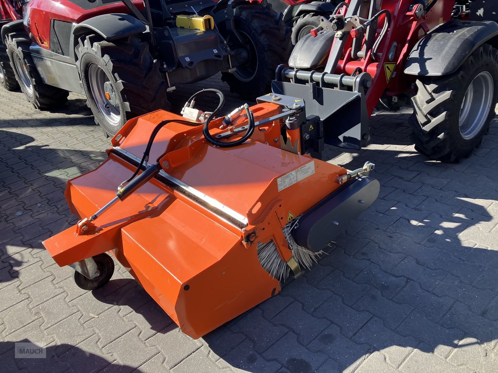 Kehrmaschine van het type Bema 580 Kommunalkehrmaschine Vorführer, Vorführmaschine in Burgkirchen (Foto 1)