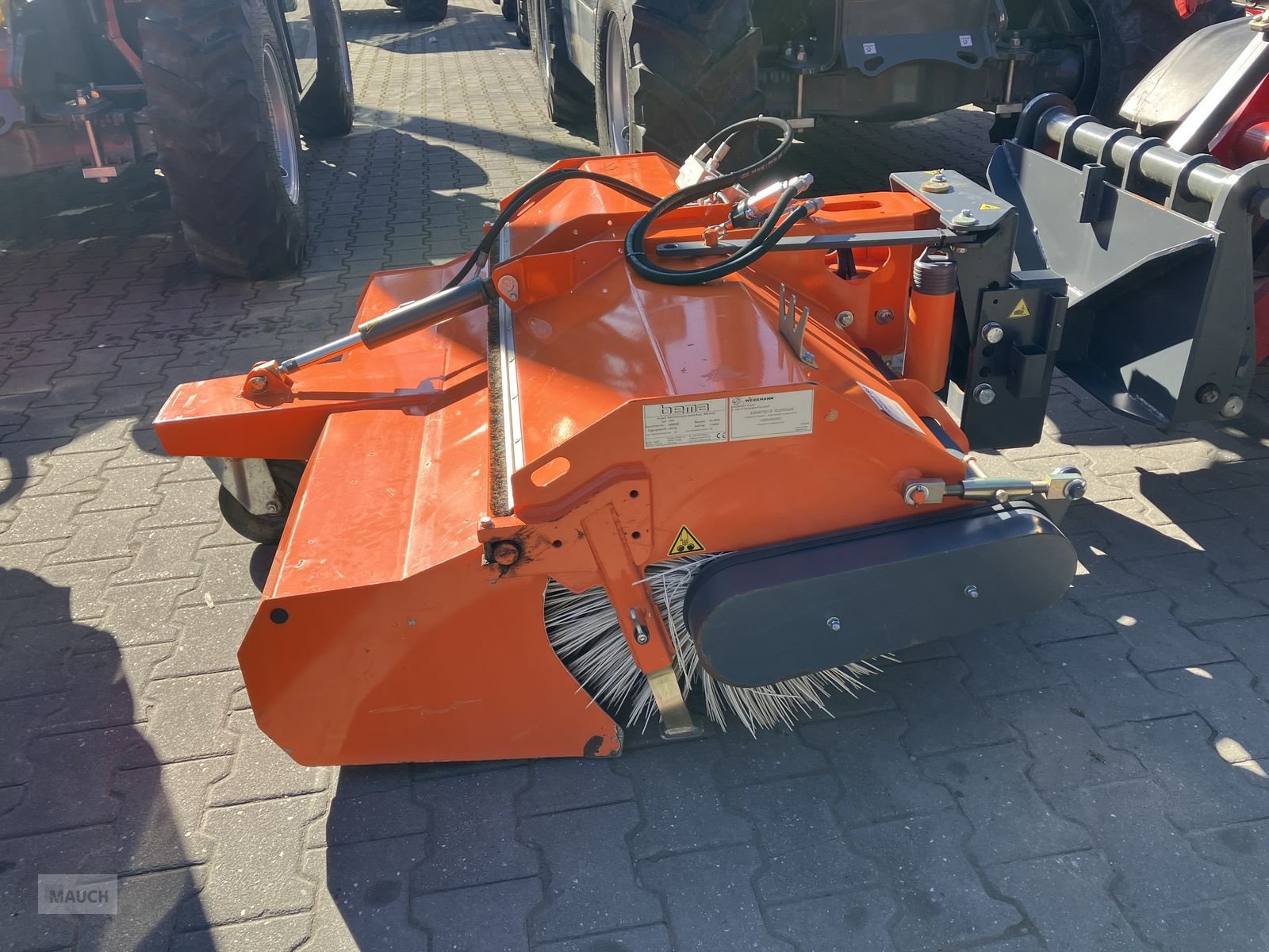 Kehrmaschine van het type Bema 580 Kommunalkehrmaschine Vorführer, Vorführmaschine in Burgkirchen (Foto 3)