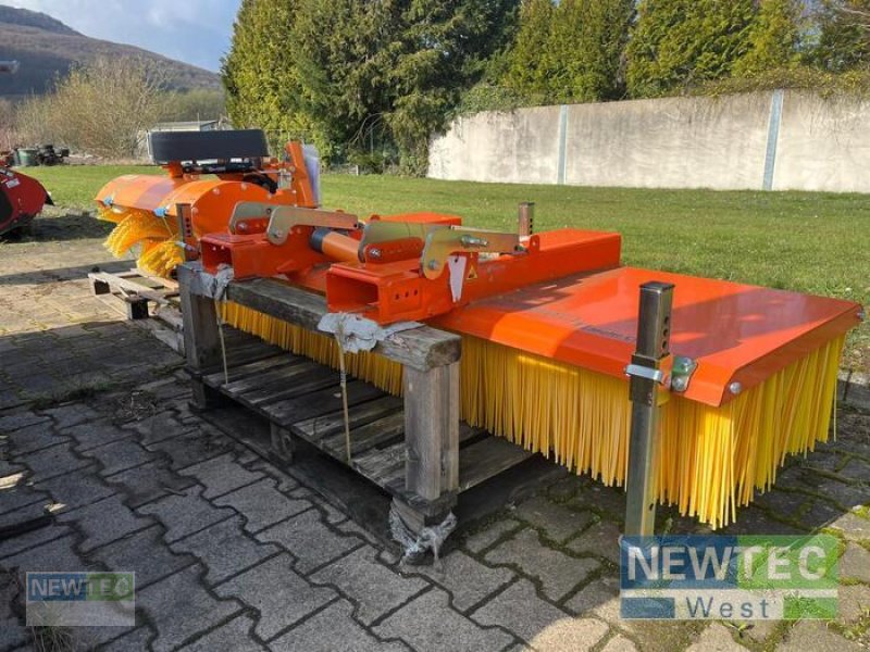 Kehrmaschine типа Bema BEMA 11 MULTI-CLEAN, Vorführmaschine в Coppenbrügge