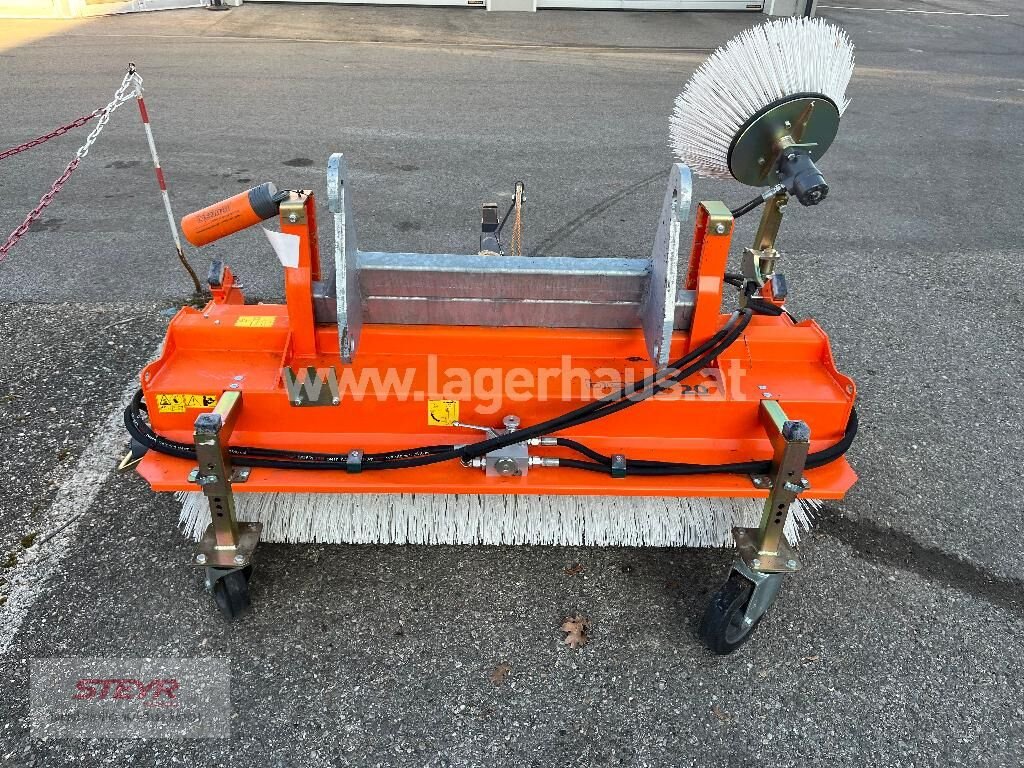 Kehrmaschine des Typs Bema BEMA 20 1550MM AUSSTELLUNGSMASCHINE, Gebrauchtmaschine in Kilb (Bild 1)