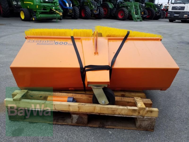Kehrmaschine des Typs Bema BEMA KEHRBÜRST & SAMMELBEHÄLTE, Gebrauchtmaschine in Bamberg (Bild 2)