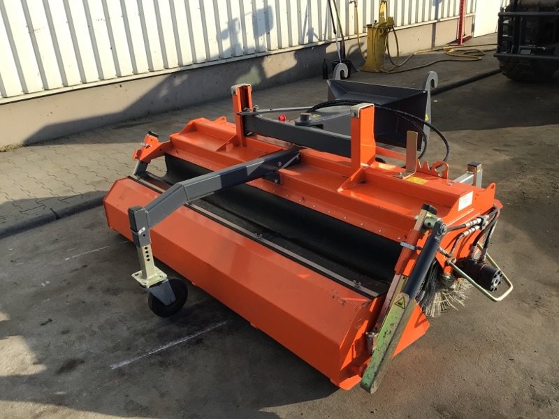 Kehrmaschine del tipo Bema bk25, Gebrauchtmaschine en Nauen (Imagen 2)