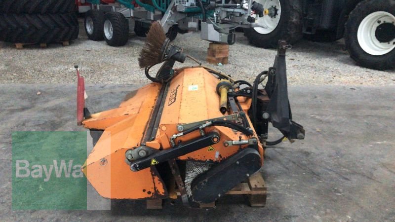 Kehrmaschine van het type Bema DUAL 1550 Holder, Gebrauchtmaschine in Mindelheim (Foto 5)