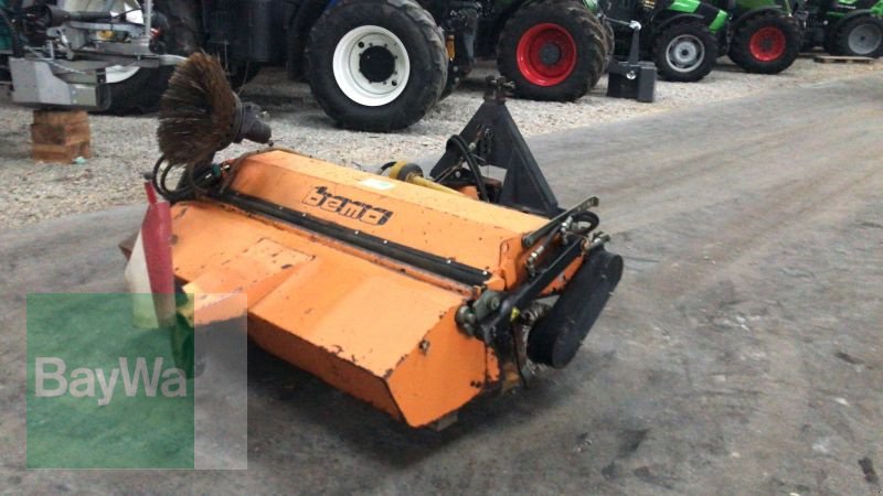 Kehrmaschine van het type Bema DUAL 1550 Holder, Gebrauchtmaschine in Mindelheim (Foto 10)