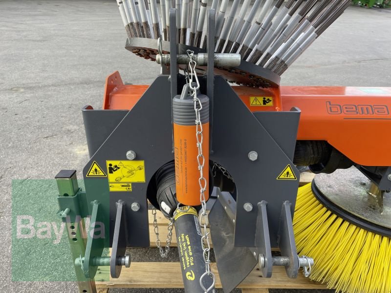 Kehrmaschine of the type Bema GROBY LIGHT - MECH.ANTRIEB, Gebrauchtmaschine in Bamberg (Picture 10)