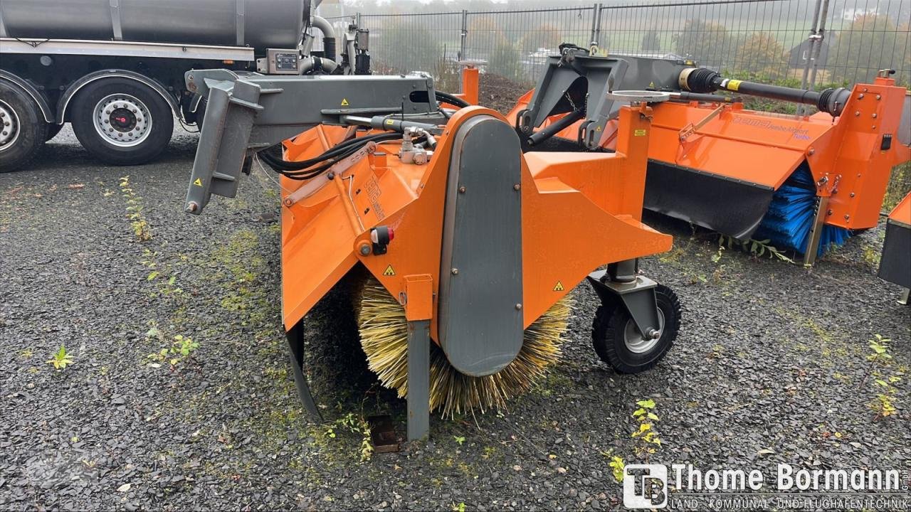 Kehrmaschine des Typs Bema Jumbo 3250, Gebrauchtmaschine in Prüm (Bild 3)