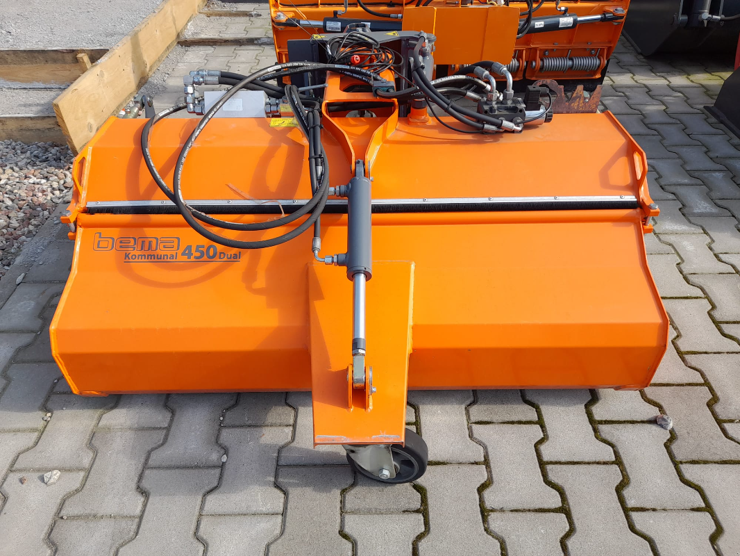 Kehrmaschine typu Bema KOMMUNAL 450 DUAL 1250, Neumaschine v Mrągowo (Obrázek 1)