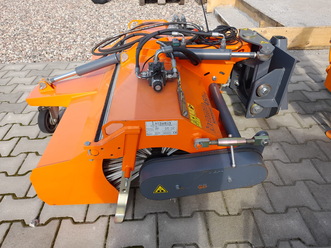 Kehrmaschine typu Bema KOMMUNAL 450 DUAL 1250, Neumaschine v Mrągowo (Obrázek 3)