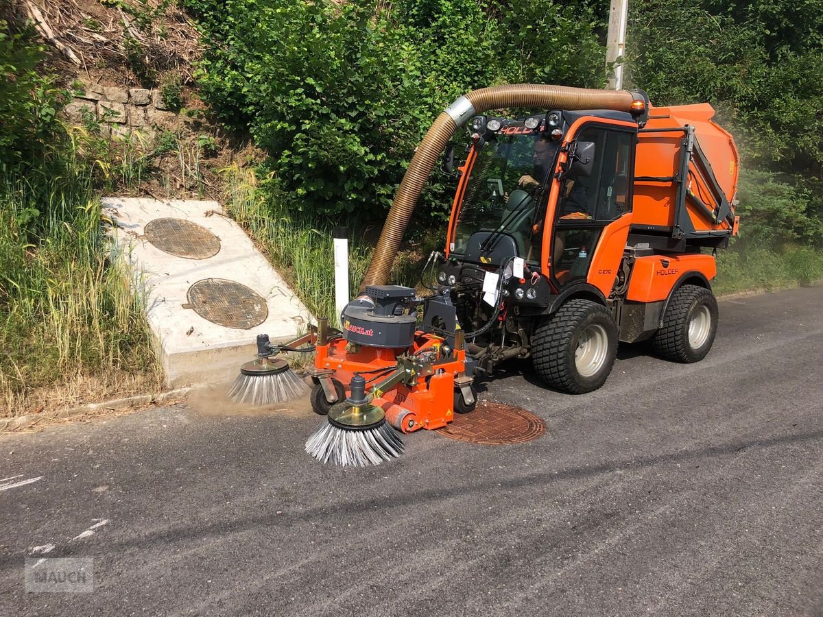 Kehrmaschine of the type Bema Saug-Kehrdüse, Neumaschine in Burgkirchen (Picture 3)