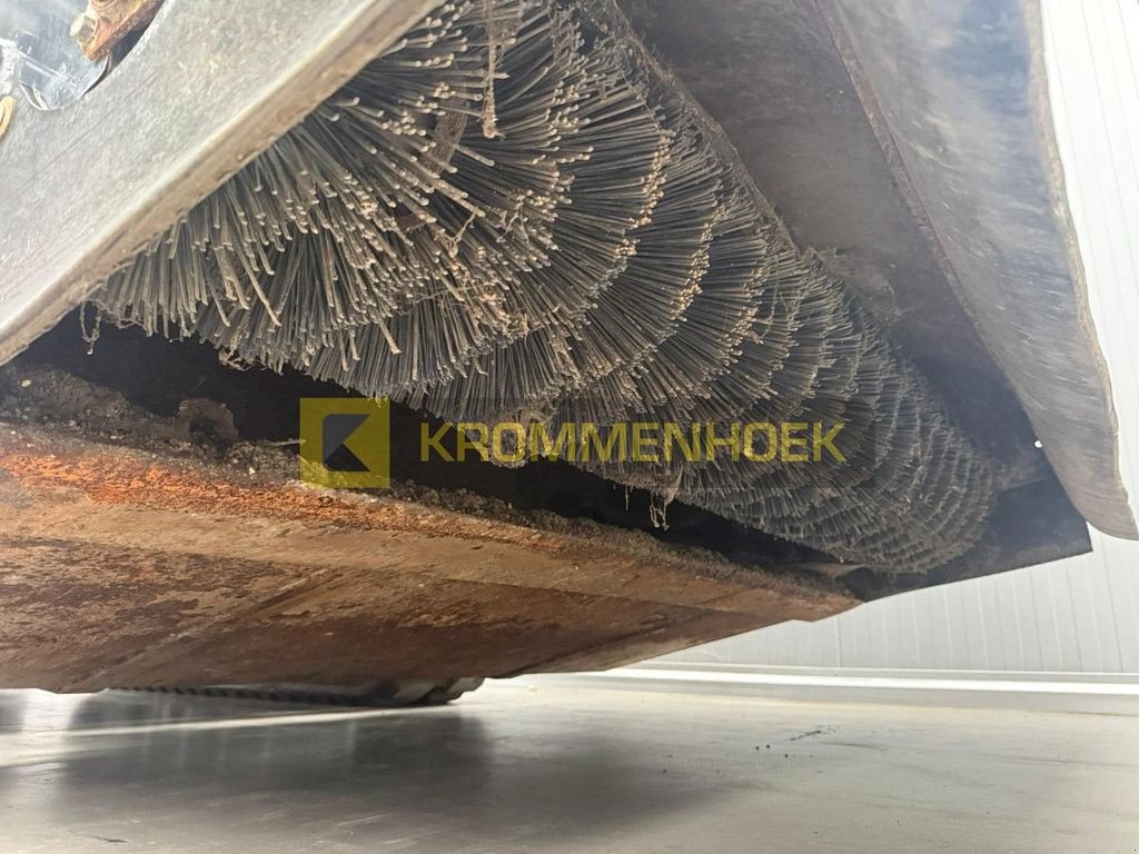 Kehrmaschine du type Bobcat 72 Sweeper Bucket, Gebrauchtmaschine en Apeldoorn (Photo 9)