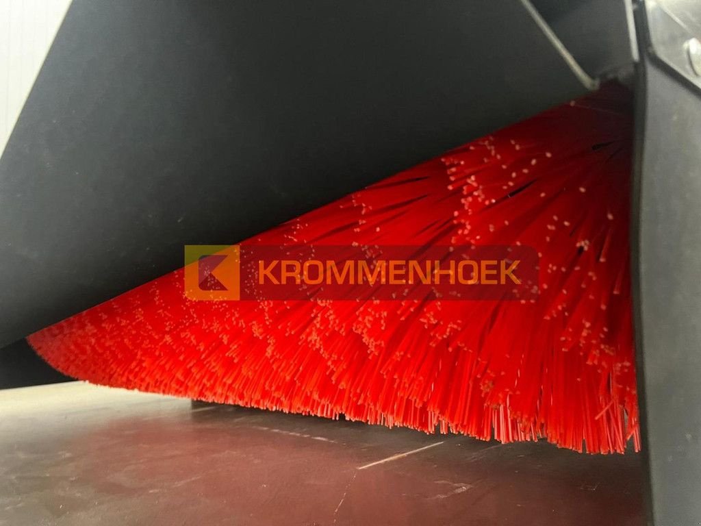 Kehrmaschine des Typs Bobcat Cangini SPZ160 1600 mm Bezem, Neumaschine in Apeldoorn (Bild 6)