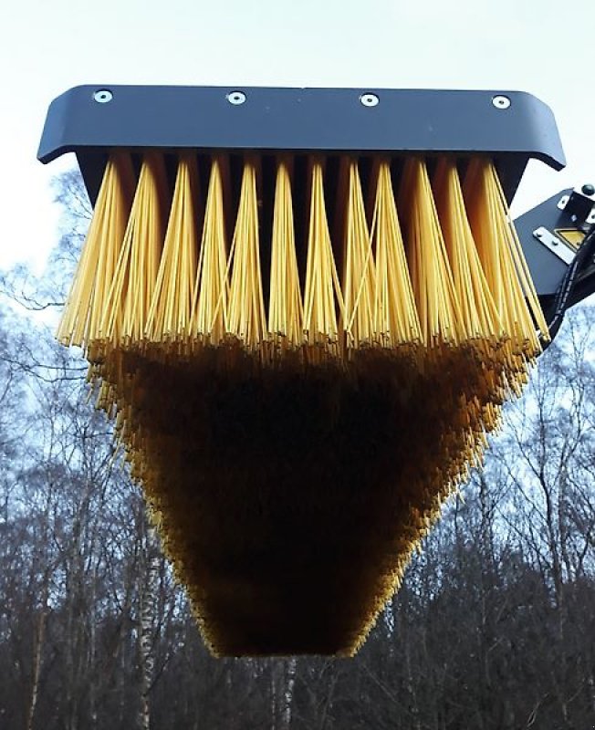 Kehrmaschine des Typs Bressel & Lade W05 2000 mm Euro mit Abstellhilfe, Neumaschine in Itterbeck (Bild 16)