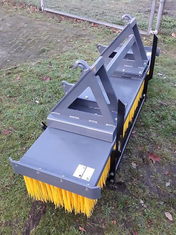 Kehrmaschine des Typs Bressel & Lade W05 2000 mm Euro mit Abstellhilfe, Neumaschine in Itterbeck (Bild 10)