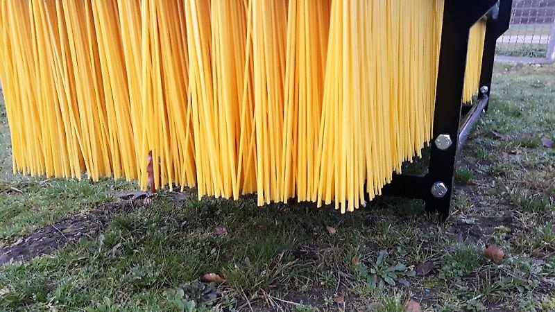 Kehrmaschine des Typs Bressel & Lade W05 2000 mm Euro mit Abstellhilfe, Neumaschine in Itterbeck (Bild 20)