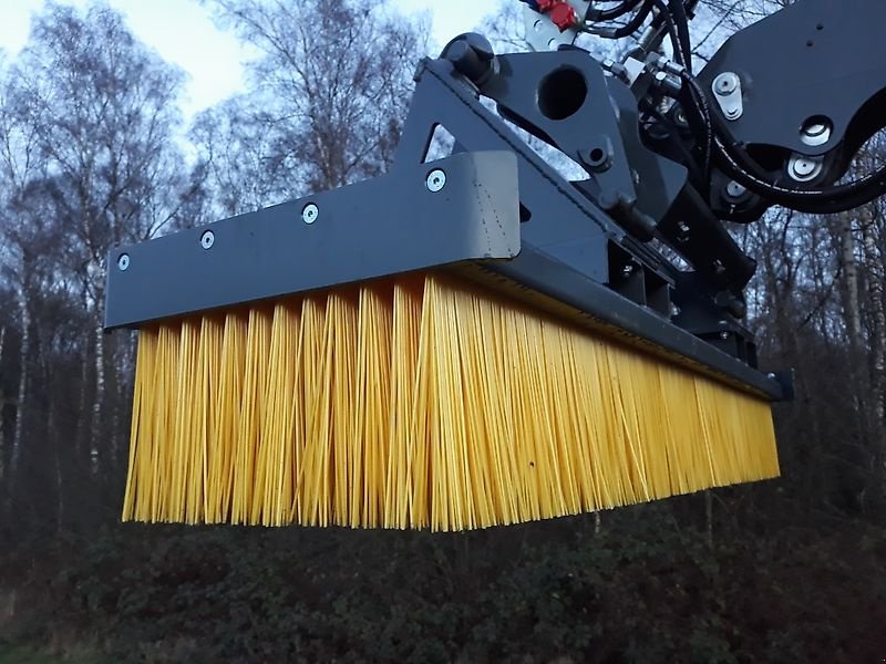 Kehrmaschine des Typs Bressel & Lade W05 2000 mm Euro mit Abstellhilfe, Neumaschine in Itterbeck (Bild 14)