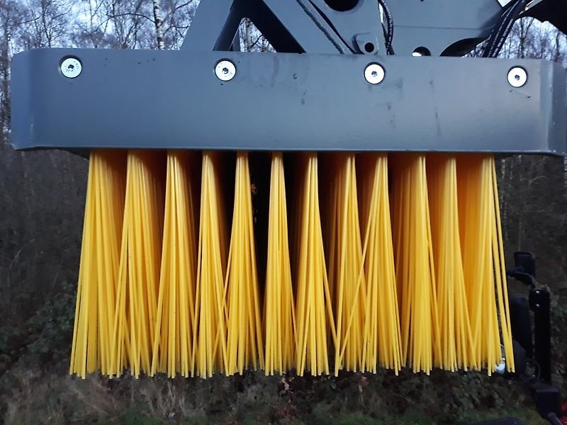 Kehrmaschine des Typs Bressel & Lade W05 2000 mm Euro mit Abstellhilfe, Neumaschine in Itterbeck (Bild 13)